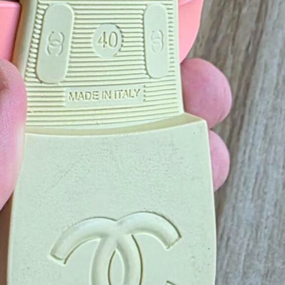 Chanel Barbie-Pink Rubber Camellia Flower Sandals Eur. 40 - Picture 12 of 13